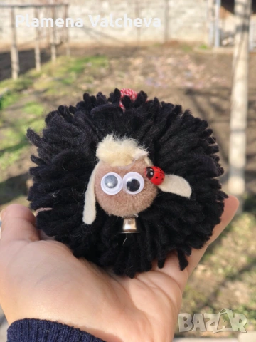 Качествени вълнени мартеници, снимка 4 - Други - 53010653