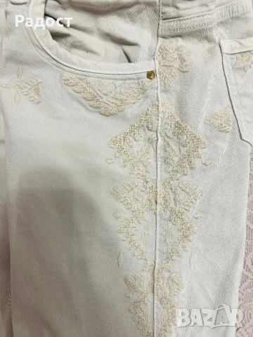 Бежови дънки на Zara., снимка 2 - Дънки - 51291455