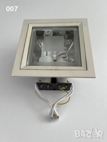 Лампа за вграждане / окачен таван