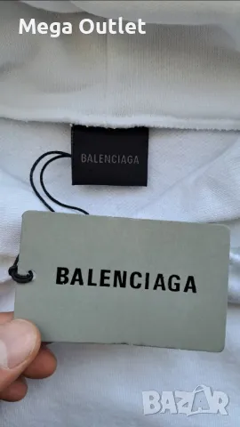 Дамски суичер Balenciaga с качулка, снимка 2 - Суичъри - 47715251