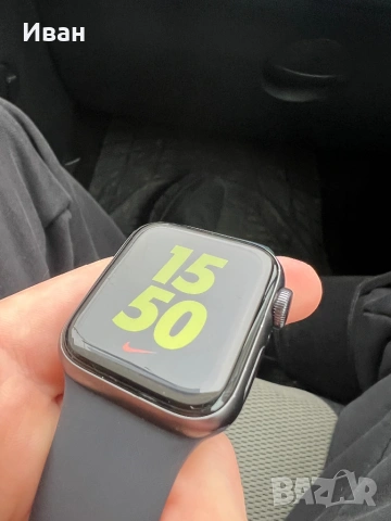 Apple watch se 40mm, снимка 2 - Смарт часовници - 53460411