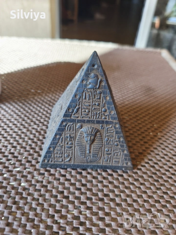 Статуетка Египетска пирамида