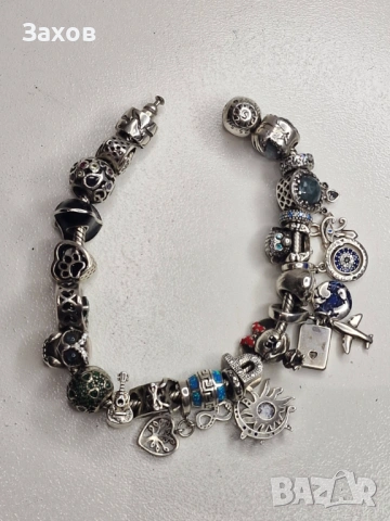 Гривна сребро с 23 броя талисмани 