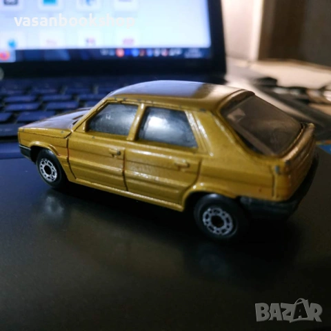 РЯДЪК Български Matchbox: Renault 11 (Микро Разград) – Автентичен Колекционерски Модел, снимка 2 - Колекции - 53925882