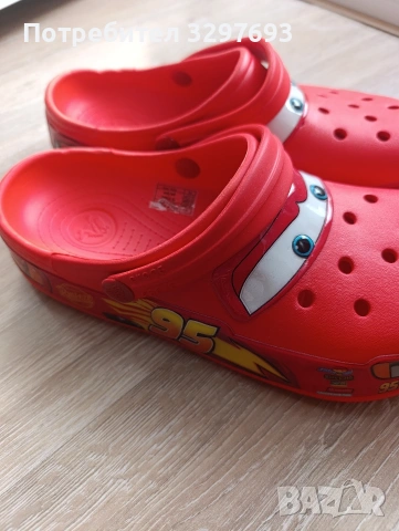 Чехли Crocs Disney McQueen, снимка 2 - Детски сандали и чехли - 53517841