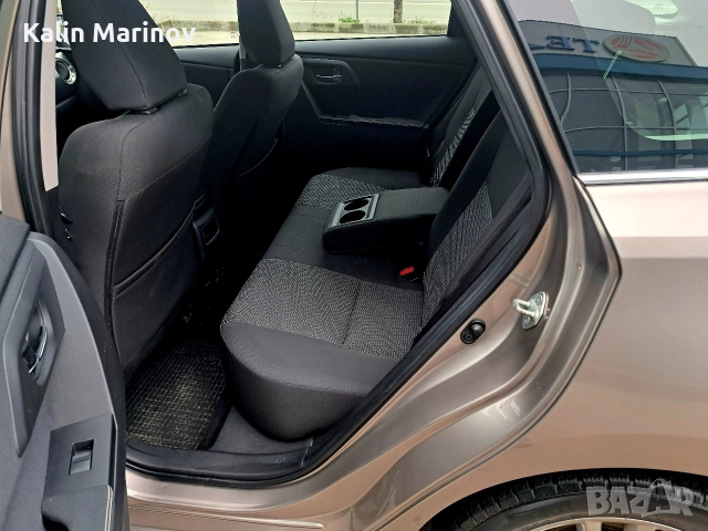 Тойота Аурис 1.3 i 2014г., снимка 5 - Автомобили и джипове - 50789072