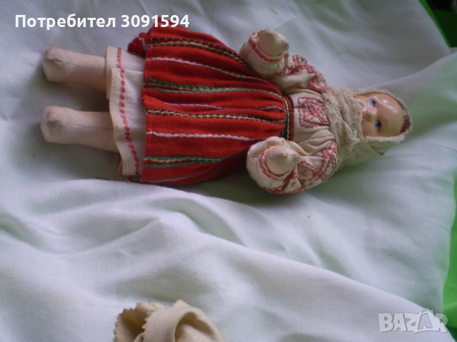 Стара кукра глава порцелан тяло плат ръчно бродирано облекло , снимка 3 - Колекции - 51732134