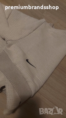 Nike суичър къс M размер , снимка 3 - Спортни екипи - 52156742