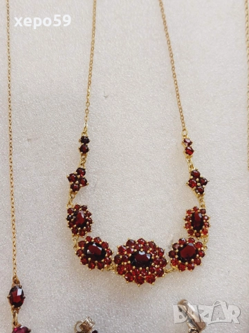 Лот колиета и медальони,злато, сребро, позлата,гранати, снимка 3 - Бижутерийни комплекти - 52334220