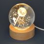 LED Светеща кристална топка/лампа, 3D сензорна - Астронавт изкачващ се на луната, снимка 1