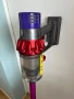 Вертикална безкабелна прахосмукачка Dyson V10, снимка 2
