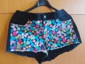 Като нови!Къси черни дънки на цветчета, снимка 1