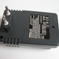 Зарядно устройство за батерии, снимка 3 - Батерии, зарядни - 45879490