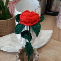 Плетени цветя- рози, лалета, карамфили, снимка 2 - Изкуствени цветя - 45008729