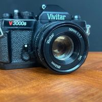Фотоапарат Vivitar v3000s + обектив Vivitar 50mm 1:1,7, снимка 1 - Фотоапарати - 45503191