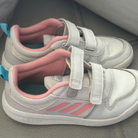 Детски маратонки adidas, снимка 2 - Детски маратонки - 45008631