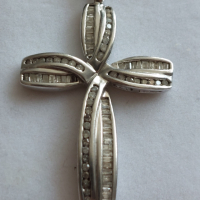 Сребърен родиран кръст с един карат брилянти, снимка 3 - Колиета, медальони, синджири - 44958234