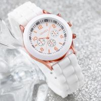 Дамски кварцов часовник в бяло нов, снимка 2 - Дамски - 45752887