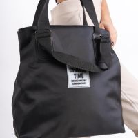 Спортно-елегантна дамска чанта за през рамо в стилен дизайн, снимка 5 - Чанти - 45763329