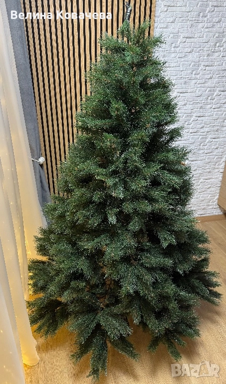 Елха с изключително реалистични иглички, снимка 1