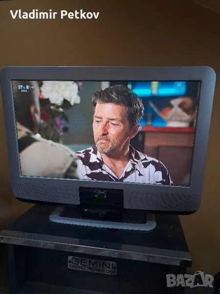 Продавам  Телввизор 32 Инча марка Metz!Телевизора работи перфектно има драскотина на екрана!, снимка 1