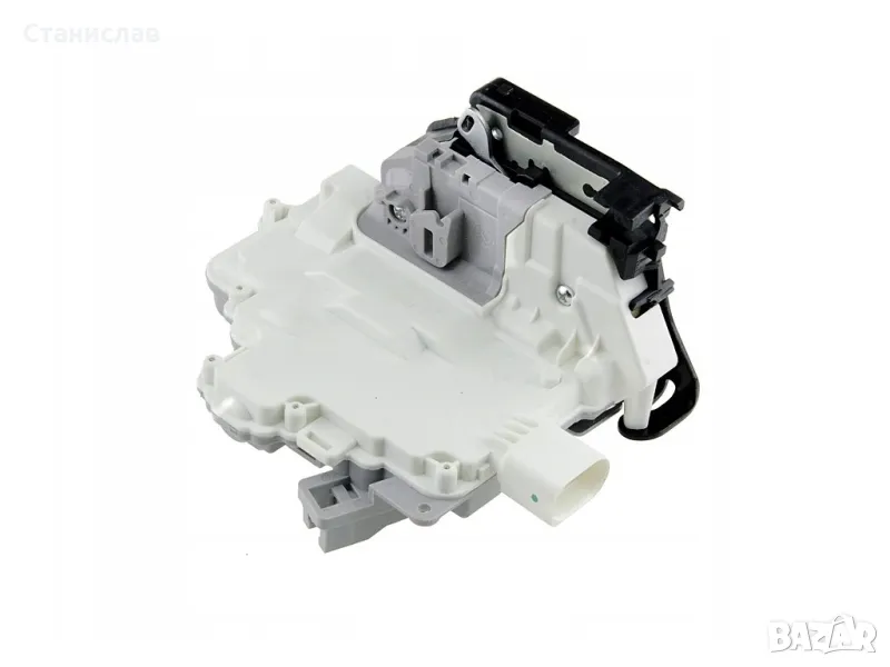 VW Tiguan 5N Брава за задна лява  врата , снимка 1