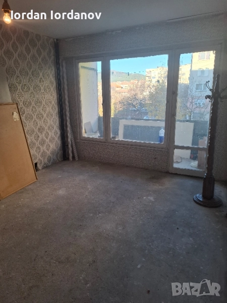 Продава се гарсониера 45кв.м , снимка 1