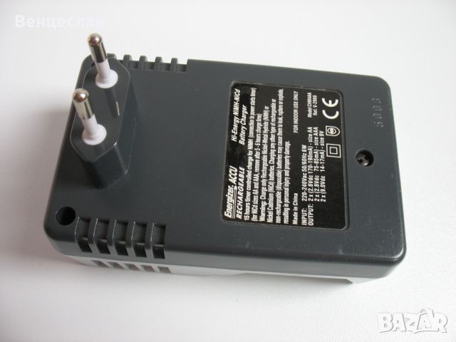Зарядно устройство за батерии, снимка 3 - Батерии, зарядни - 45879490