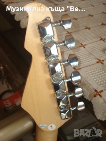 Електрическа китара, снимка 12 - Китари - 53857192