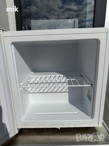 Мини фризер Сименс 52 см, снимка 4 - Фризери - 53976426