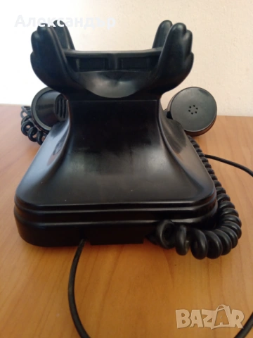 Бакелитов телефон, снимка 4 - Антикварни и старинни предмети - 54181503