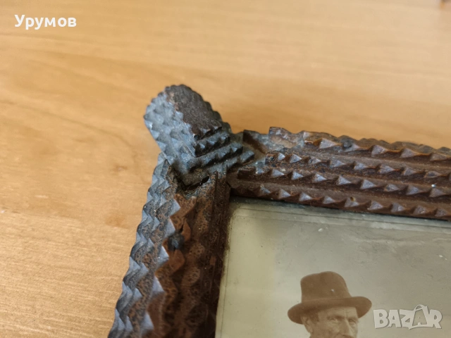 Антикварна рамка за снимки Tramp Art , снимка 3 - Антикварни и старинни предмети - 53934813