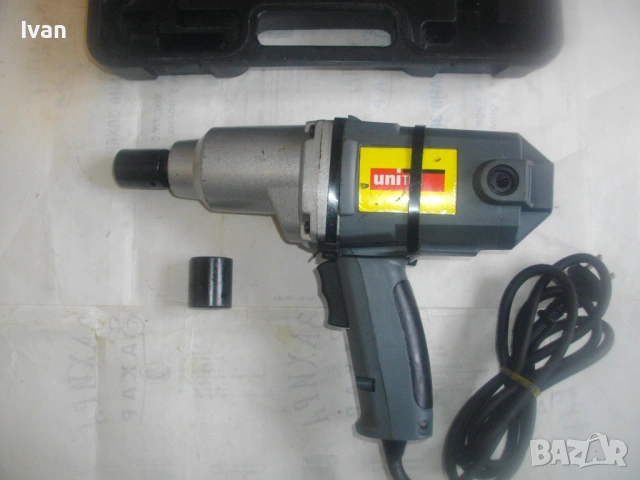 Немски оригинален ел. гайковерт 1/2 UNITEC 900W 300Nm 2013т. , снимка 3 - Други инструменти - 53407156