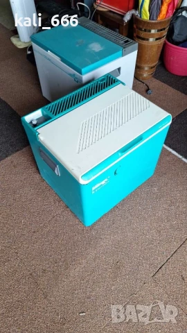 Туристически хладилник на 12V, 220V и газ, снимка 3 - Хладилни чанти - 50664248