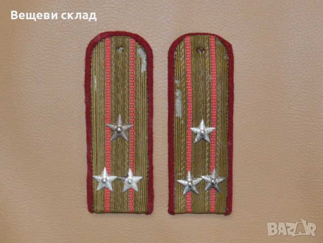 Строеви общовойскови пагони на полковник БНА