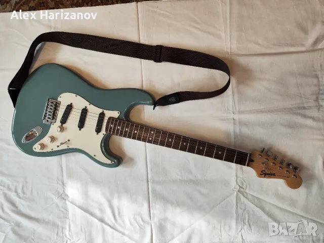 Продава китара Squier Stratocaster by Fender , снимка 4 - Китари - 49223752