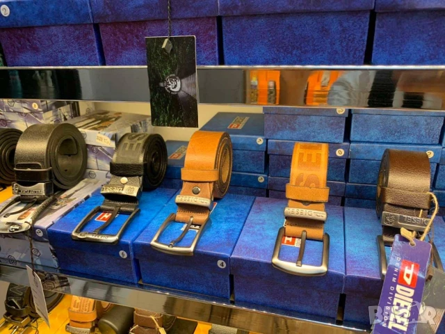 колани от естествена кожа в кутия tommy hilfiger hugo boss emporio armani , снимка 15 - Колани - 50999443