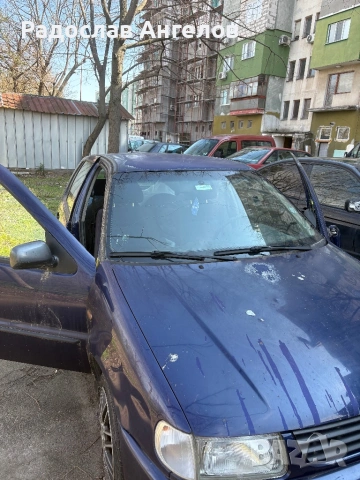 Volswagen Polo 1.6 бензин 1999, снимка 4 - Автомобили и джипове - 54060736