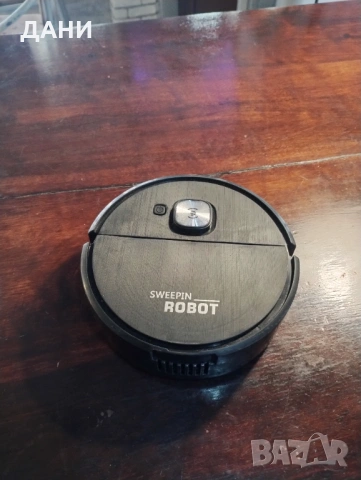 Продава мини робот на батериен 