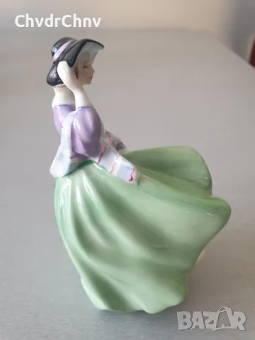 Колекционерска много стара английска порцеланова фигура Royal Doulton Top O'Hill/1937 статуетка 10см, снимка 3 - Колекции - 46957636