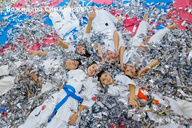 Фолиева дискотека - продажба, наем, парти с аниматор, снимка 16 - Детегледачки, детски центрове - 45425271