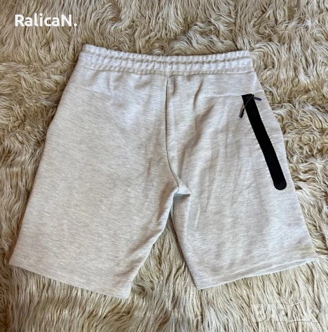 Nike tech fleece shorts (къси панталони), снимка 2 - Спортни дрехи, екипи - 51527474