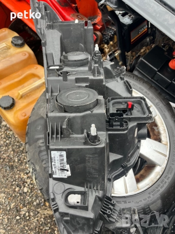 Продавам десен фар за Рено Меган 2018 , снимка 2 - Аксесоари и консумативи - 52855745