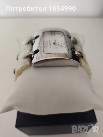 Дамски часовник Hillard&Hanson, снимка 2 - Дамски - 52028112