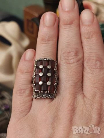 Авторски стар сребърен пръстен с изумителни гранати и марказити , снимка 3 - Пръстени - 50717742