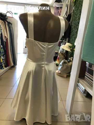 Изящна сатенена рокля обсипана с камъчета , снимка 3 - Рокли - 53989751