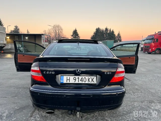 MERCEDES C 220 SPORT COUPE АВТОМАТ 2007 * 199.000KM. * НОВ ВНОС ОТ БЕЛГИЯ / РЕГИСТРИРАНА И ОБСЛУЖЕНА, снимка 8 - Автомобили и джипове - 48511302