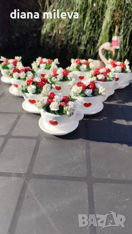 Сладурски чашки с нежни цветлета в бяло и червено!, снимка 16 - Декорация за дома - 51925312