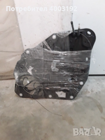 Части за джип ренегат след 2016г задна лява и предна лява врата, снимка 2 - Части - 53458078