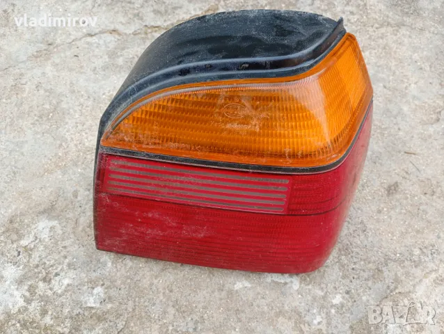 Заден десен фар